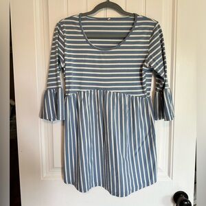 Women’s Medium Peplum Quarter Sleeve Top